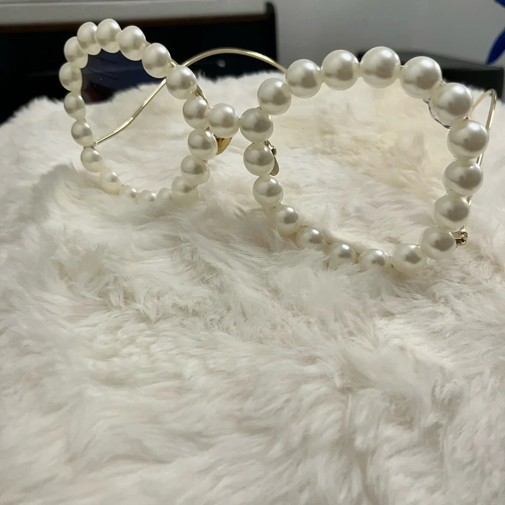 Faux Pearl-Embellished Round Gold Frame, Ivory Pearls - Picture 10 of 14